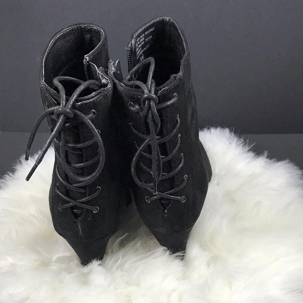 Booties - Picture 3 of 4